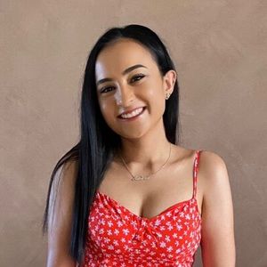 Meet your Posher, Sarina